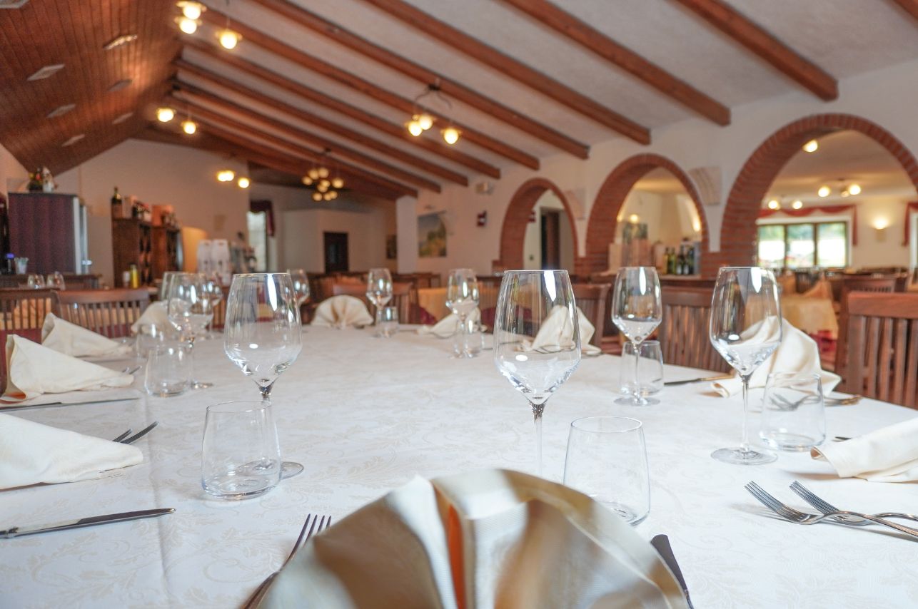 Eventi sul Monte Amiata, Ristorante Le Macinaie, allestimento standard