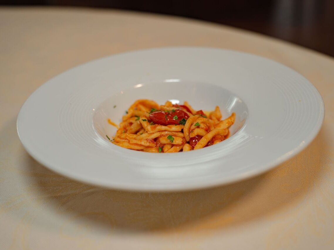 Ristorante Le Macinaie sul Monte Amiata, menù eventi e matrimoni, Pici all'agliata, piatti tipico toscano