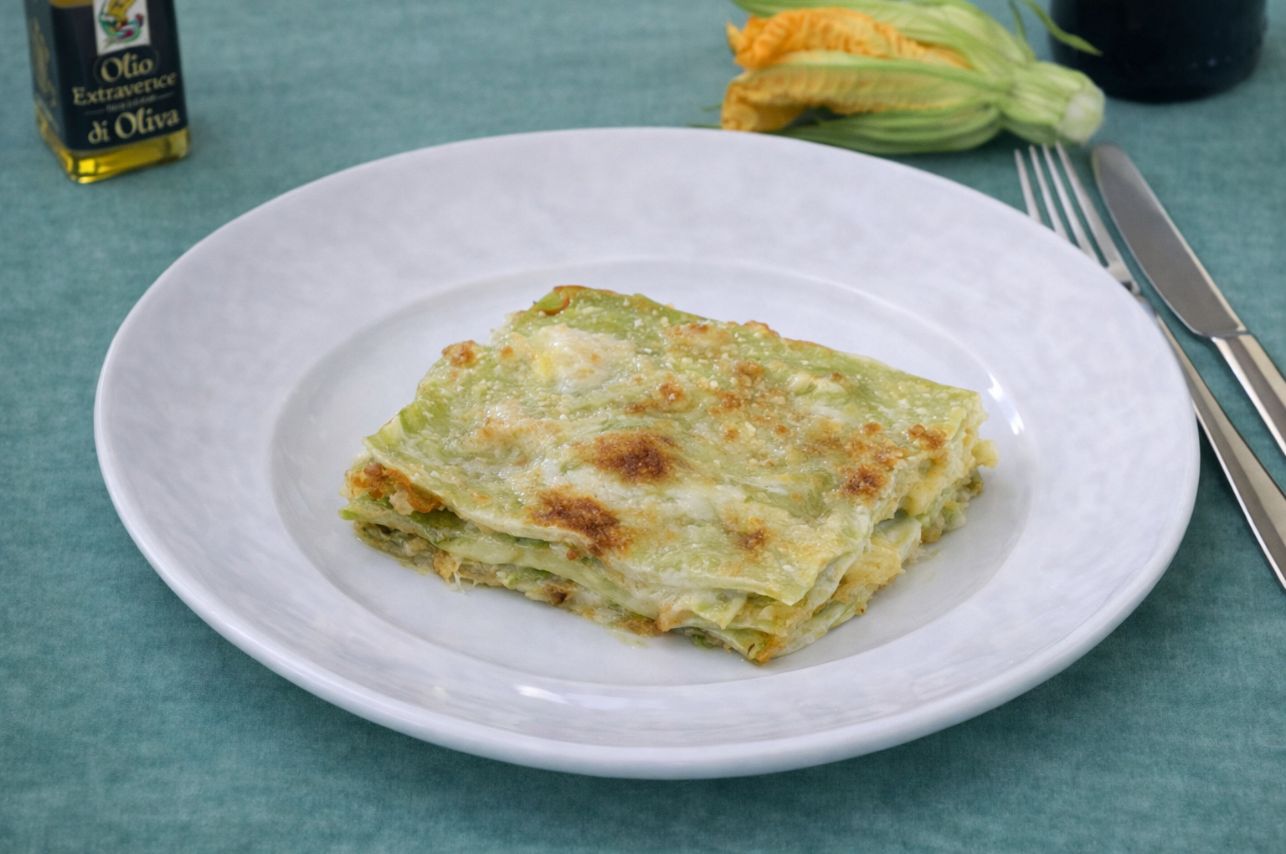 Lasagne con zucchine e fiori di zucca, cremose e profumate, perfette per chi ama i sapori delicati ma autentici. menù Eventi e matrimoni. Le macinaie, Monte Amiata