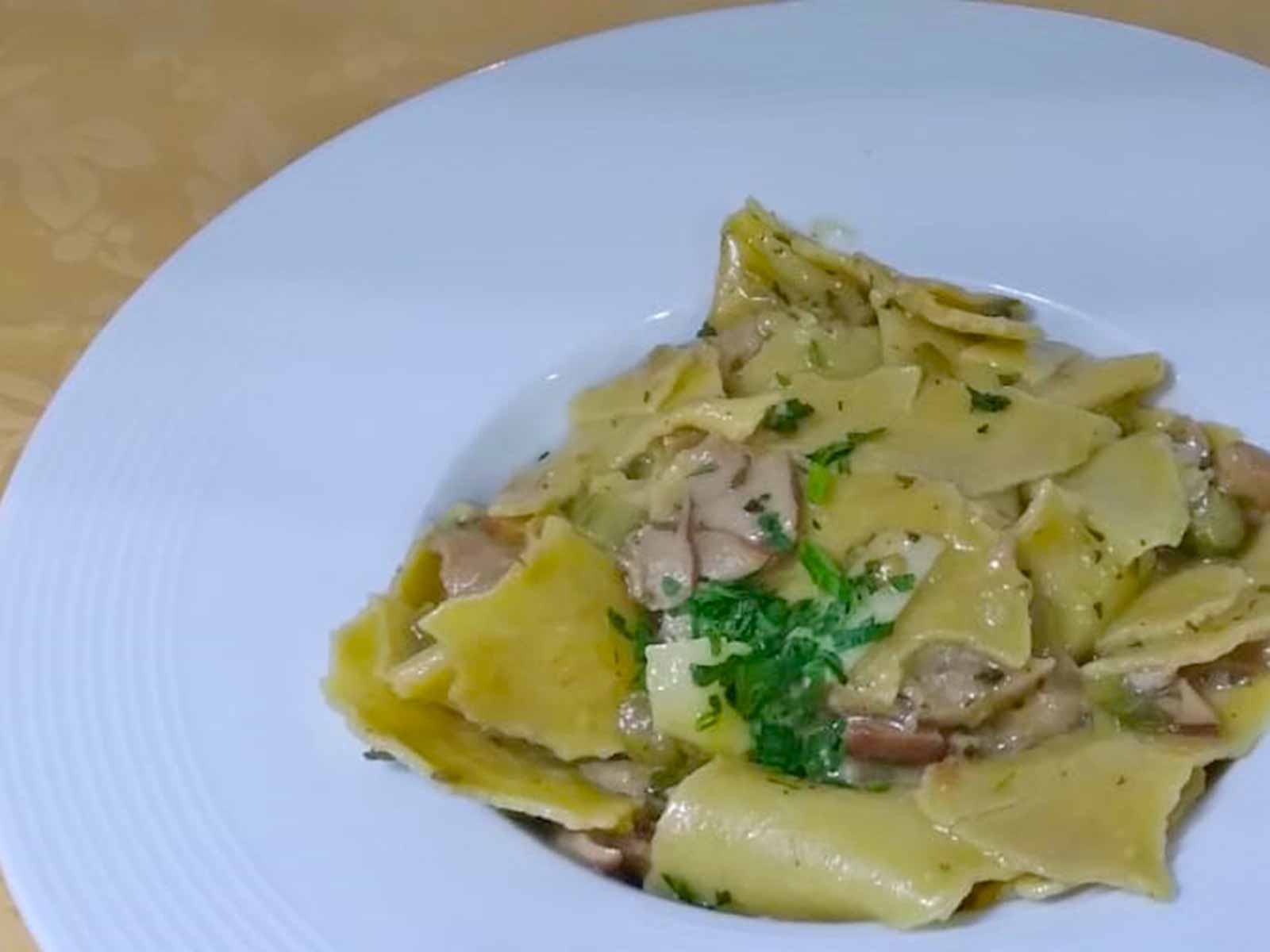 Ristorante Le Macinaie - Monte Amiata Strappatelle asparagi e funghi