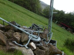 Giardino di Daniel Spoerri - Seggiano (GR) - Rifiuti dell'età del bronzo