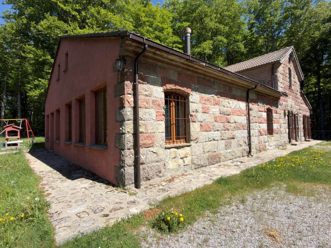 Old chalet refuge, stay on Mount Amiata, Tuscany, Prato delle Macinaie